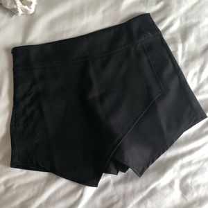 Black envelope skort